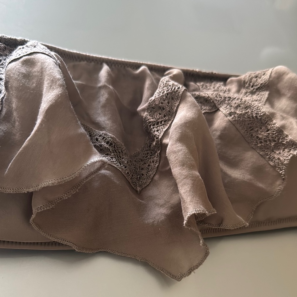 Victoria's Secret Taupe Ruffle Bikini Top - Picture 2 of 15